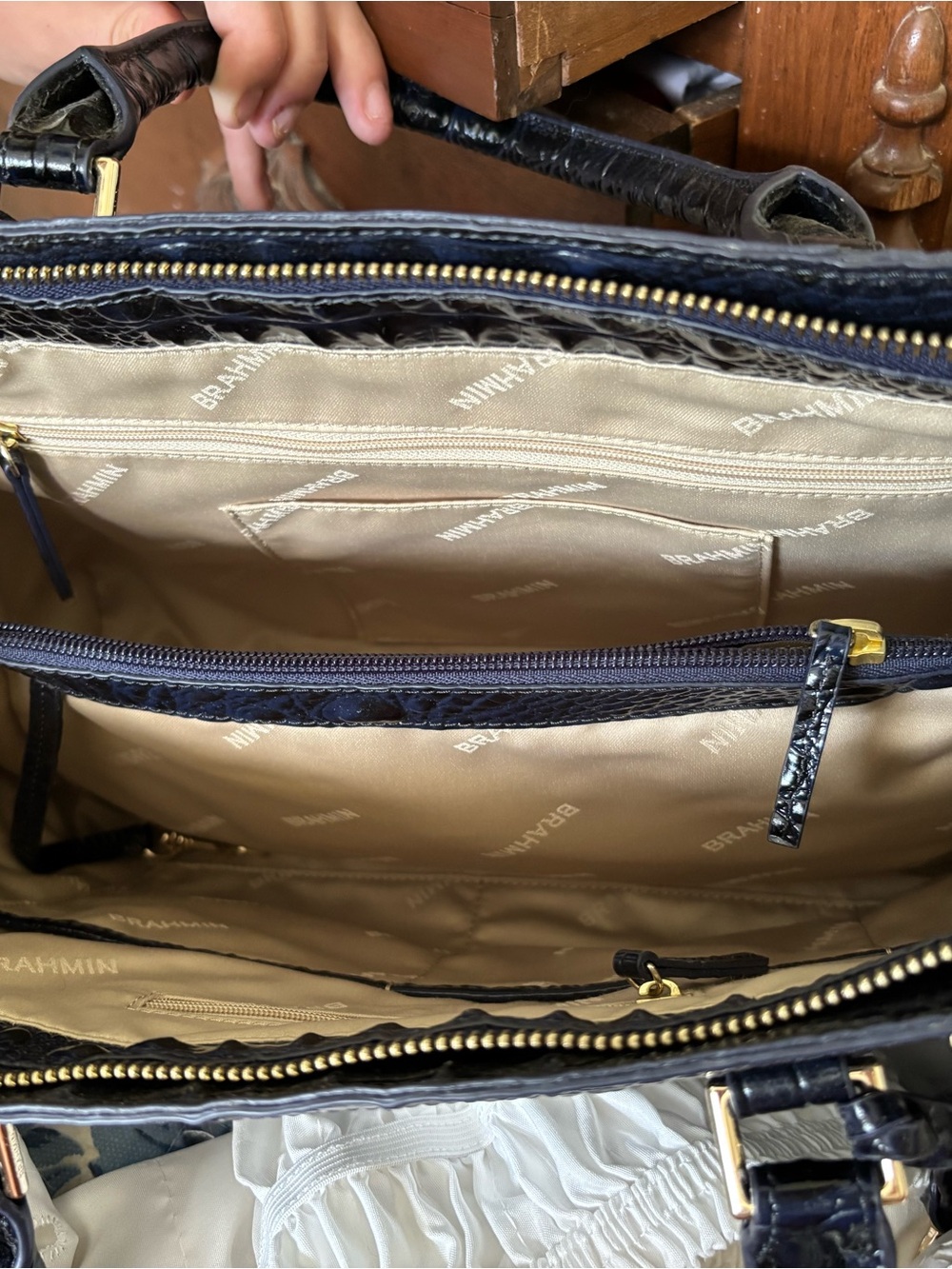 BRAHMIN Deep Navy Finley - Picture 3 of 7